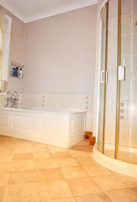 2 Bedroom Victorian Canal Side Terrace House. Hebden Bridge Exterior foto